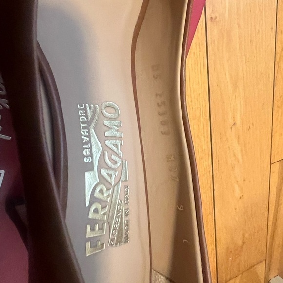💯 authentic gorgeous Salvatore Ferragamo tan leather peep toe pumps! - Picture 4 of 7